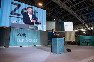 ÖVP wählt Sebastian Kurz offiziell zum Parteichef foke_20170701_134612.jpg