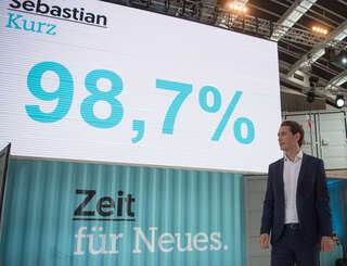 ÖVP wählt Sebastian Kurz offiziell zum Parteichef foke_20170701_152034.jpg