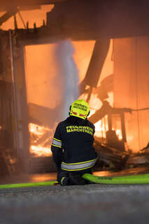 Großbrand zerstört Möbelhaus foke_20170705_225953.jpg