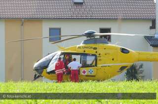 Interner Notfall - Hubschrauberlandung mitten im Ort ker_2721.jpg