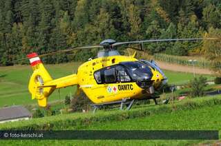 Interner Notfall - Hubschrauberlandung mitten im Ort ker_2727.jpg