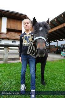 Tierquäler schnitt Pony den Hals auf kerschi_20091009_tierquler_23.jpg