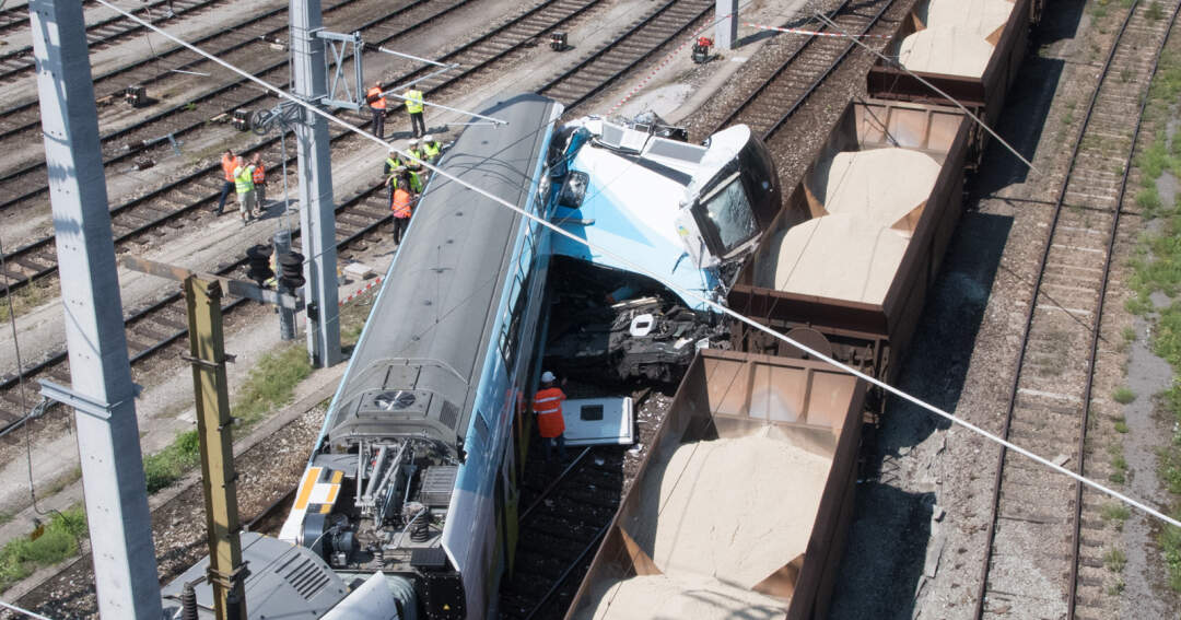 Titelbild: Schweres Zugunglück auf einer Testfahrt in Linz