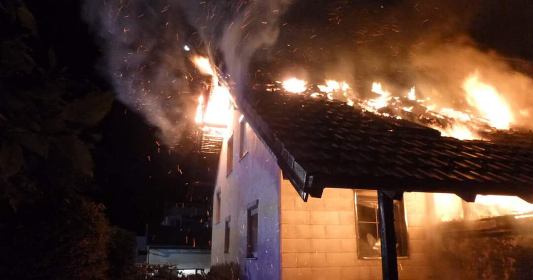 Titelbild: Einfamilienhaus geriet in Brand