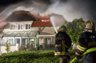 Dachstuhlbrand in Waxenberg foke_20171013_013117.jpg