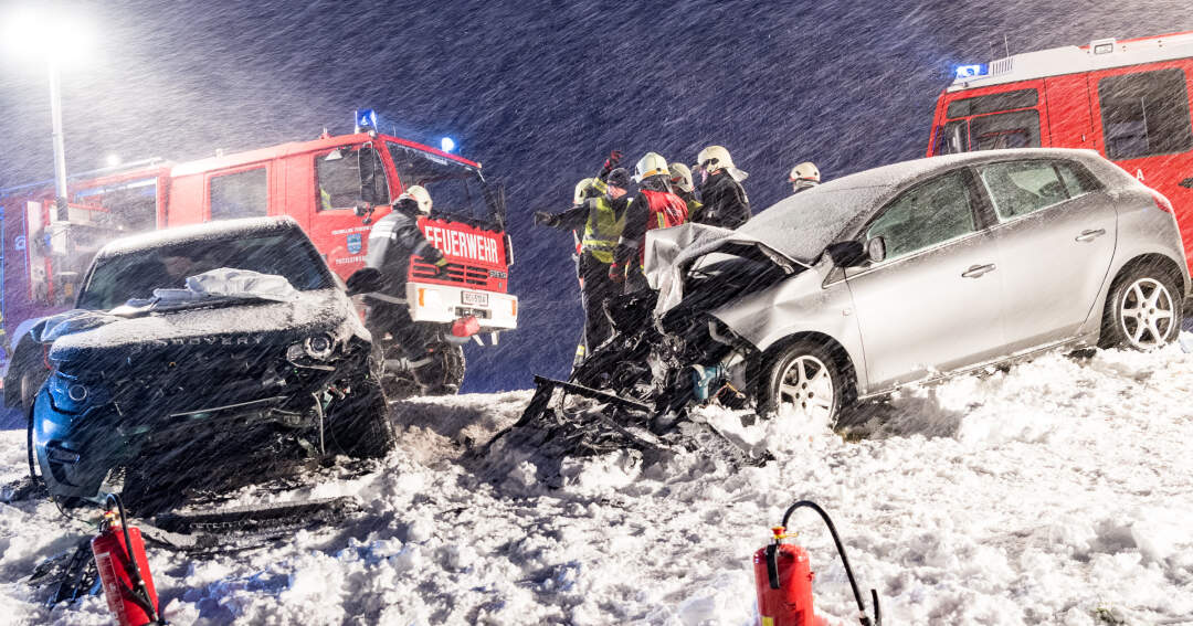 Tödlicher Unfall auf schneeglatter Fahrbahn