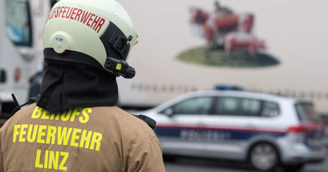Titelbild: Ammoniak-Austritt in Linzer Firma - Mitarbeiter evakuiert