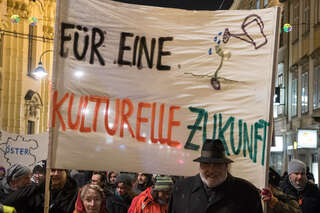 Unterschriftenübergabe und Demo in Linz foke_20171204_174235.jpg