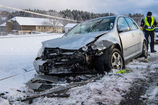Verkehrsunfall auf Schneefahrbahn – 4 Personen ins Krankenhaus eingeliefert foke_20180117_142333.jpg