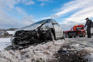 Verkehrsunfall auf Schneefahrbahn – 4 Personen ins Krankenhaus eingeliefert foke_20180117_143028.jpg