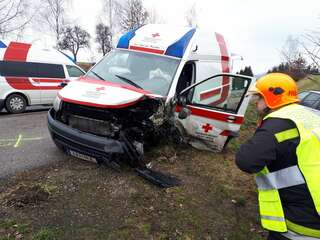 Unfall mit Rettungsauto E8100393-CE82-485B-81F7-BBD640490411.jpeg