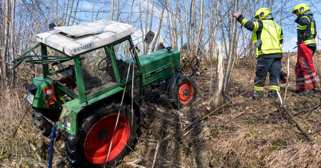 Titelbild: Oftering - Traktor abgestürzt