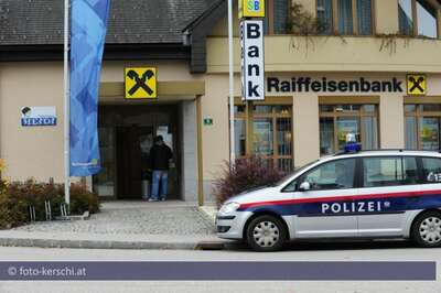 Täter nach Banküberfall gefasst foto-kerschi_bank_ueberfall_23.jpg