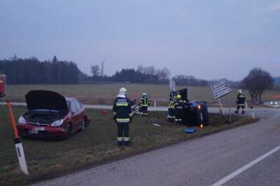 Verkehrsunfall auf Kreuzung Hörgatter DSC06543.jpg