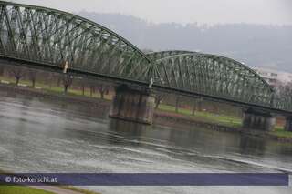 Linzer Eisenbahnbrücke ist ein Sanierungsfall foto-kerschi_2009_12_01_linzer_eisenbahnbrcke_06.jpg