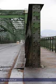 Linzer Eisenbahnbrücke ist ein Sanierungsfall foto-kerschi_2009_12_01_linzer_eisenbahnbrcke_42.jpg