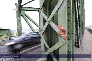 Linzer Eisenbahnbrücke ist ein Sanierungsfall foto-kerschi_2009_12_01_linzer_eisenbahnbrcke_57.jpg