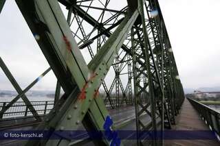 Linzer Eisenbahnbrücke ist ein Sanierungsfall foto-kerschi_2009_12_01_linzer_eisenbahnbrcke_65.jpg