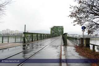 Linzer Eisenbahnbrücke ist ein Sanierungsfall foto-kerschi_2009_12_01_linzer_eisenbahnbrcke_77.jpg