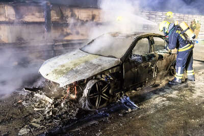 Mercedes auf Autobahn ausgebrannt foke_20180421_221131.jpg
