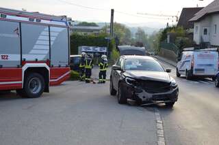 Aufräumarbeiten nach Verkehrsunfall in Schweinbach 94CE1B5C-A93F-4AC5-B165-6F50CF57EE9D.jpeg