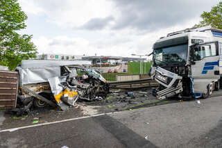 Beifahrer stirbt bei schwerem Verkehrsunfall auf B141 foke_20180424_100103.jpg