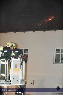 Brand vernichtet Wohnung von Familie foto-kerschi_20091208_band-weichstetten_03.jpg
