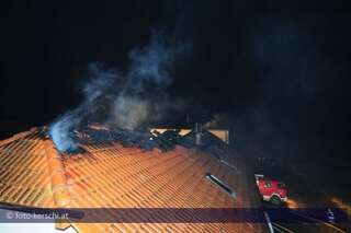 Brand vernichtet Wohnung von Familie foto-kerschi_20091208_band-weichstetten_16.jpg