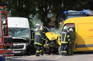 Zwei Lenker bei Verkehrsunfall in Ottensheim eingeklemmt VU_Ottensheim_20180503_Kastner_02.jpg