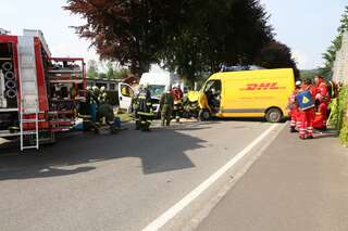 Zwei Lenker bei Verkehrsunfall in Ottensheim eingeklemmt VU_Ottensheim_20180503_Kastner_10.jpg