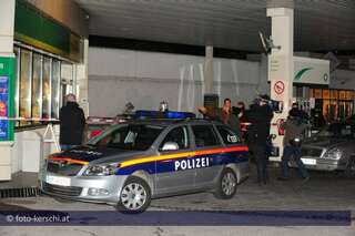 Raubüberfall auf Tankstelle - Zeuge verfolgt Täter foto-kerschi_20091215_berfall_bp_tanksttelle-020.jpg
