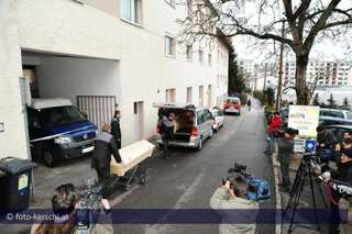 Mordalarm in Linz: Ehepaar tot aufgefunden foto-kerschi_20091217_mordalarm_in_linz_20.jpg