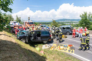 1 Toter und 4 Verletzte bei schwerem Verkehrsunfall auf der B1 bei Linz foke_20180526_125956_01.jpg