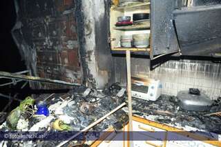Feuer in Mehrparteienhaus fordert zwei Verletzte foto-kerschi_20091226_feuer_in_mehrparteienhaus-_39.jpg