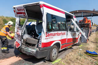 Schwerer Verkehrsunfall in Traun foke_20180611_080700-01.jpg