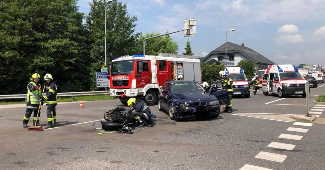 Titelbild: Schwerer Motorradunfall in Grieskirchen