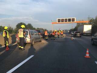 Unfall mit mehreren Fahrzeugen auf der Autobahn 5267A0E0-6343-4237-9219-43495E141376.jpeg