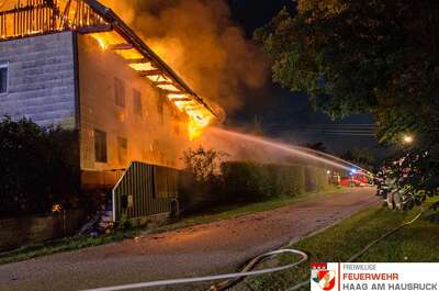 Brand eines Wohnhauses E180800282-02.jpg