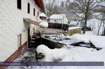Eisstau: Überflutung eines Hauses in Lasberg foto-kerschi_2010-02-18_ueberflutung_durch_eisstau_16.jpg