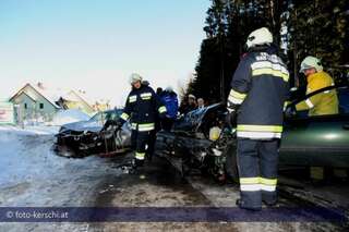 Schwerer Verkehrsunfall- Familie verletzt foto-kerschi_2010-02-21-vu_b38_bad-leonfelden_16.jpg