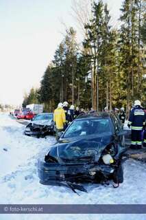 Schwerer Verkehrsunfall- Familie verletzt foto-kerschi_2010-02-21-vu_b38_bad-leonfelden_23.jpg