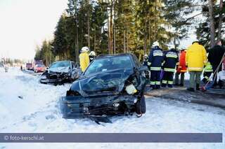 Schwerer Verkehrsunfall- Familie verletzt foto-kerschi_2010-02-21-vu_b38_bad-leonfelden_25.jpg