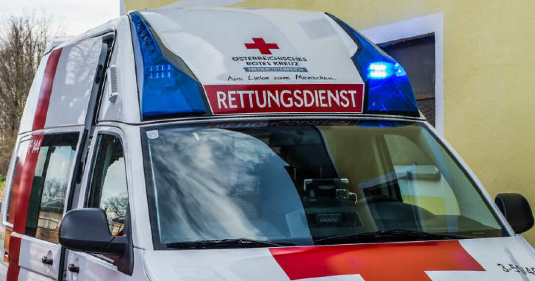 Titelbild: Schwerverletzte nach Verkehrsunfall in Linz – Zeugenaufruf