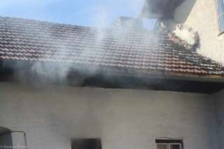 Brand Wohnhaus - Rauchentwicklung am Dachboden 3.jpg