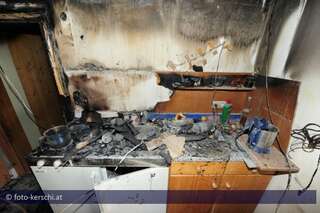 Hoher Sachschaden durch Küchenbrand foto-kerschi_09-03-2010brand_kueche_16.jpg