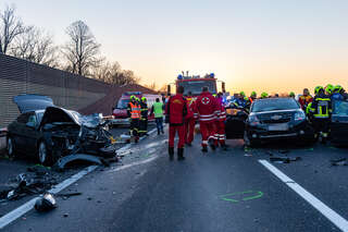 Schwerer Verkehrsunfall auf der A25 foke_20181116_170601_01.jpg