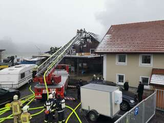 Brand einer Lagerhalle in Münsteuer E181200050_02.jpg