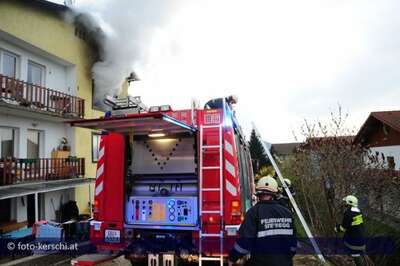 Wohnhausbrand: Ein Toter bei Brand in Steyregg foto-kerschi_11-04-2010_wohnhausbrand_06.jpg