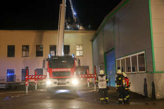 Großbrand in ehemaligem Industriegebäude foke_20190101_215935.jpg
