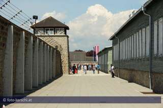 Gedenkfeier in ehemaligen KZ Mauthausen foto-kerschi_09-05-2010_gedenkfeier_kz_mauthausen_98.jpg
